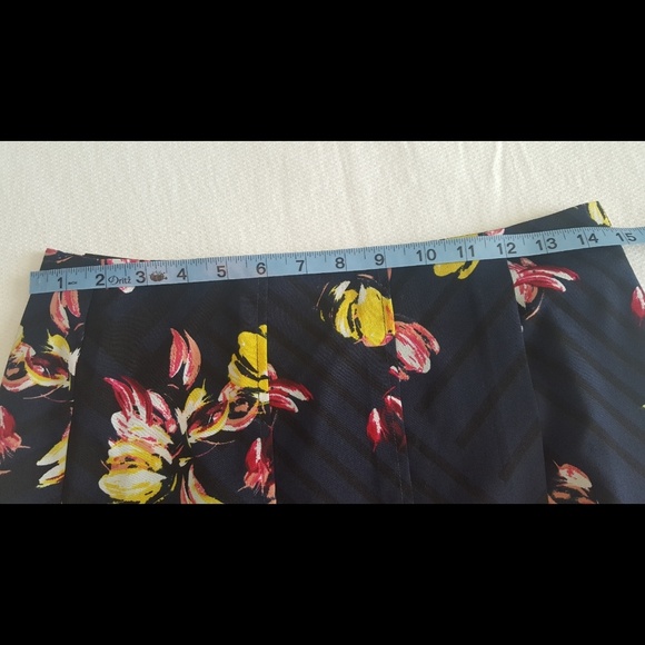 Banana Republic  front pleated skirt - Picture 6 of 7